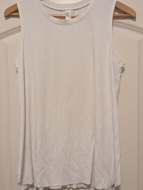 SPANX White Sleeveless Tank Top